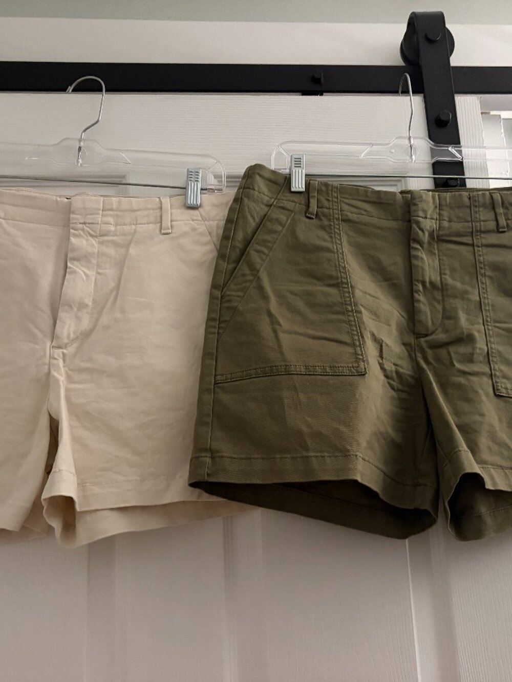 Set of two Banana Republic chino shorts, Size 8 in Khaki and Cream